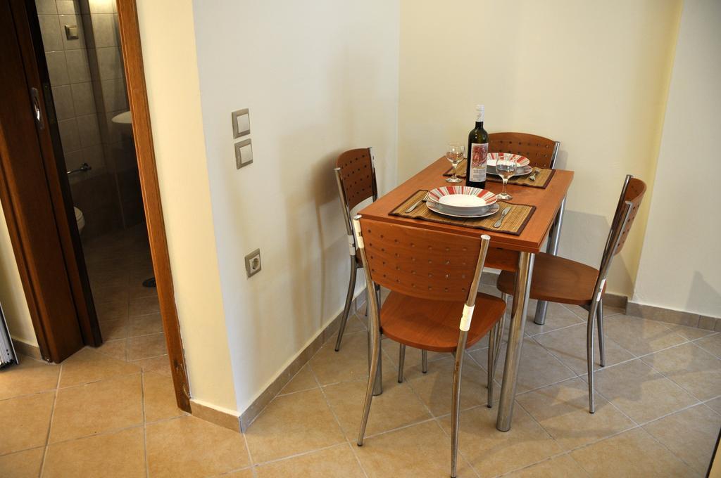 Stella'S Apartments 阿齐欧斯·贡多斯 外观 照片